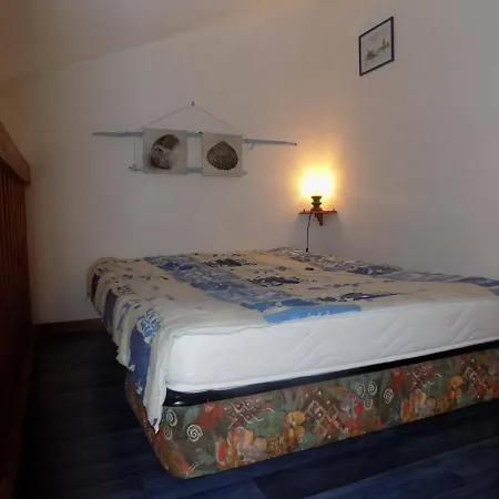 Apartment Meschers-sur-gironde, 2 Pieces, 4 Personnes - Fr-1-305c-30 *